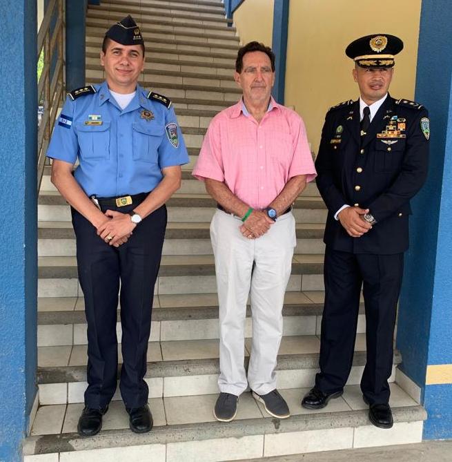 Autoridades policiales de Islas de la Bahía se reúnen con encargado de negocios de la embajada de Estados Unidos