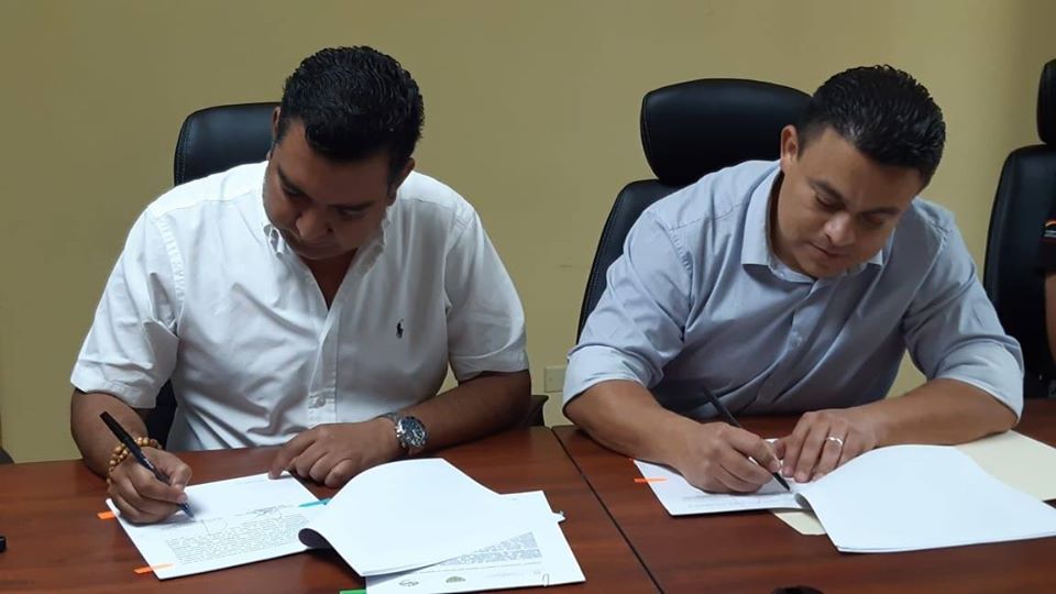 Alcalde de Siguatepeque firmó convenio con Ministro de SEDECOAS para ejecución de proyecto de Casa de la Cultura