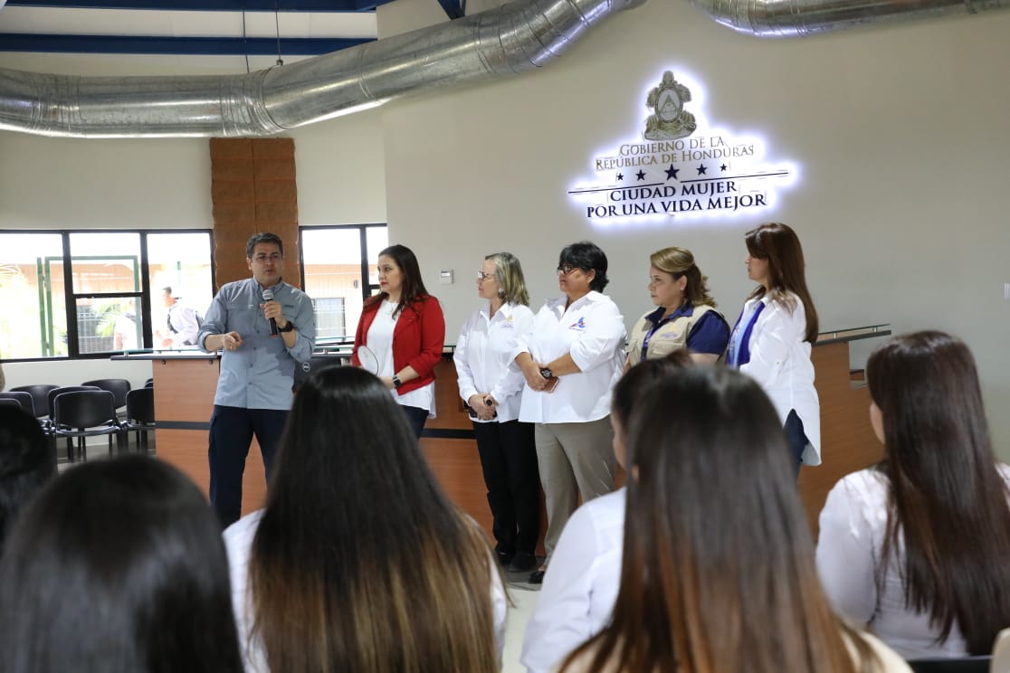 Gobierno central inauguró en Juticalpa el quinto centro de Ciudad Mujer