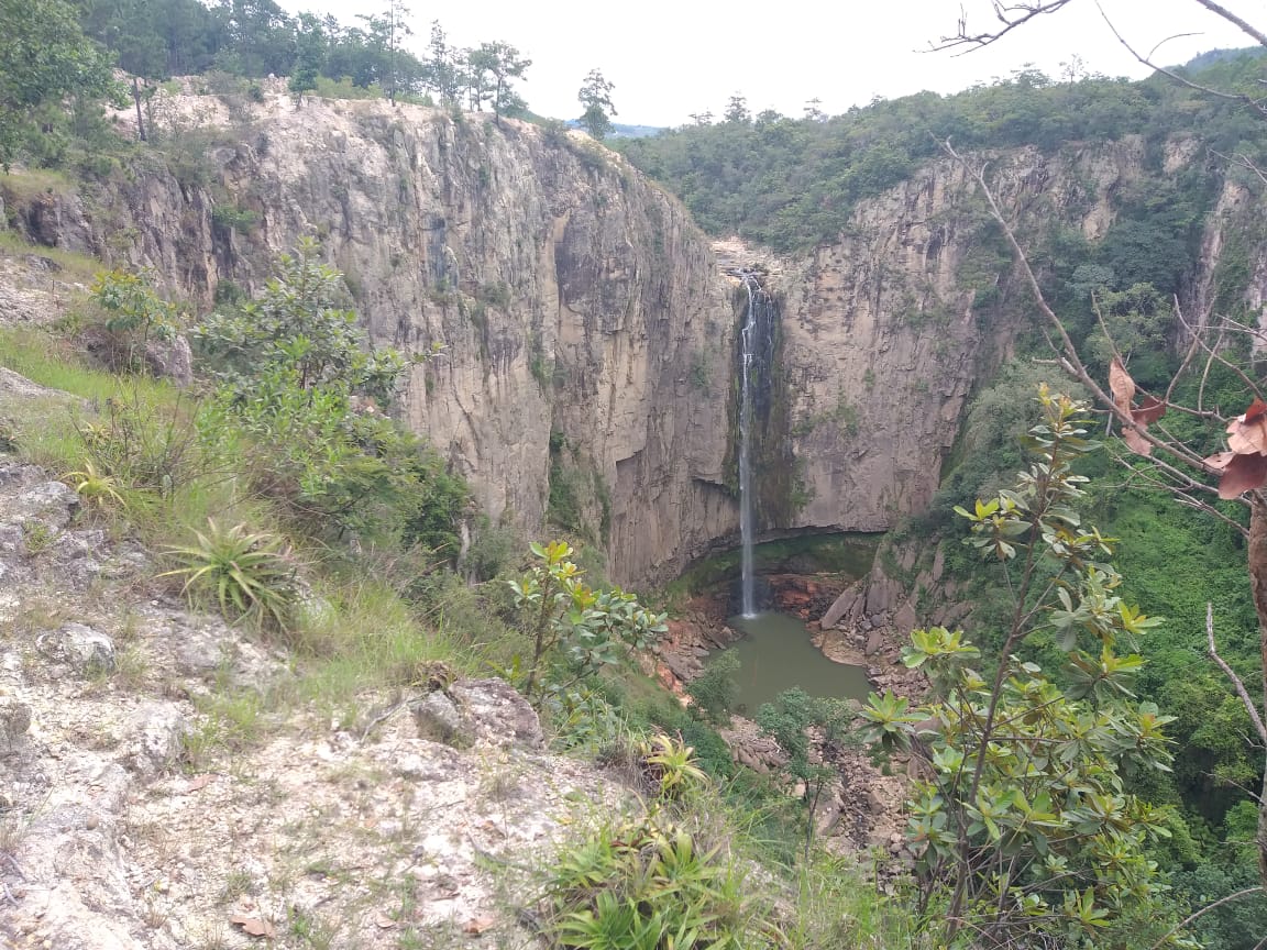 Fiscalía inspecciona funcionamiento de hidroeléctrica en las cercanías de la cascada “El Salto del Ángel” Comayagua