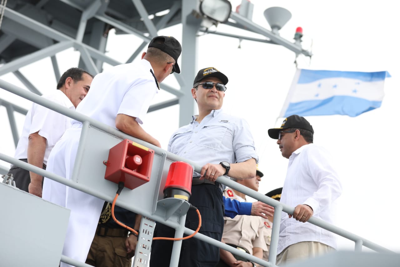Honduras recibe moderno buque patrullero que vigilará mar territorial y combatirá narcotráfico