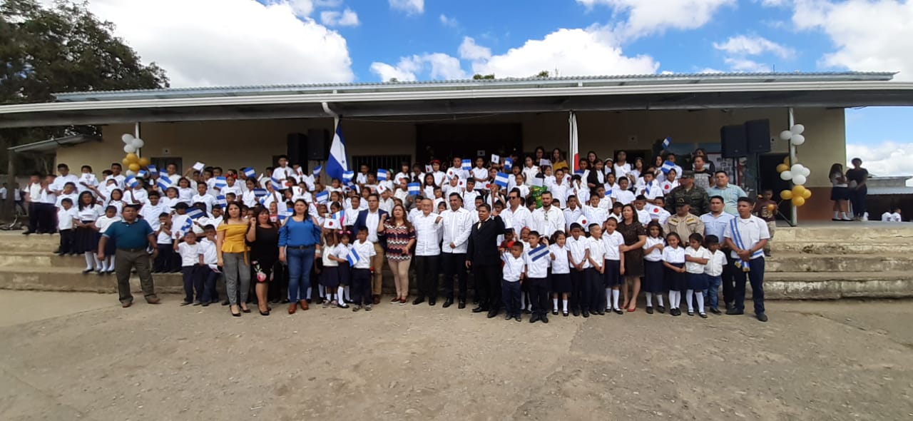 Alcalde de Siguatepeque y embajador de Japón inauguraron el CEB «Marco Aurelio Soto» en la comunidad de Potrerillos.