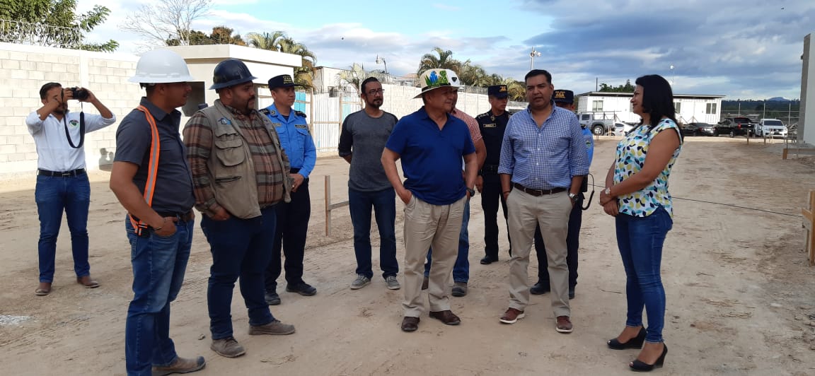Ministro de Seguridad  de Honduras, Julián Pacheco  conoció los avances de la construcción del edificio policial  en Siguatepeque
