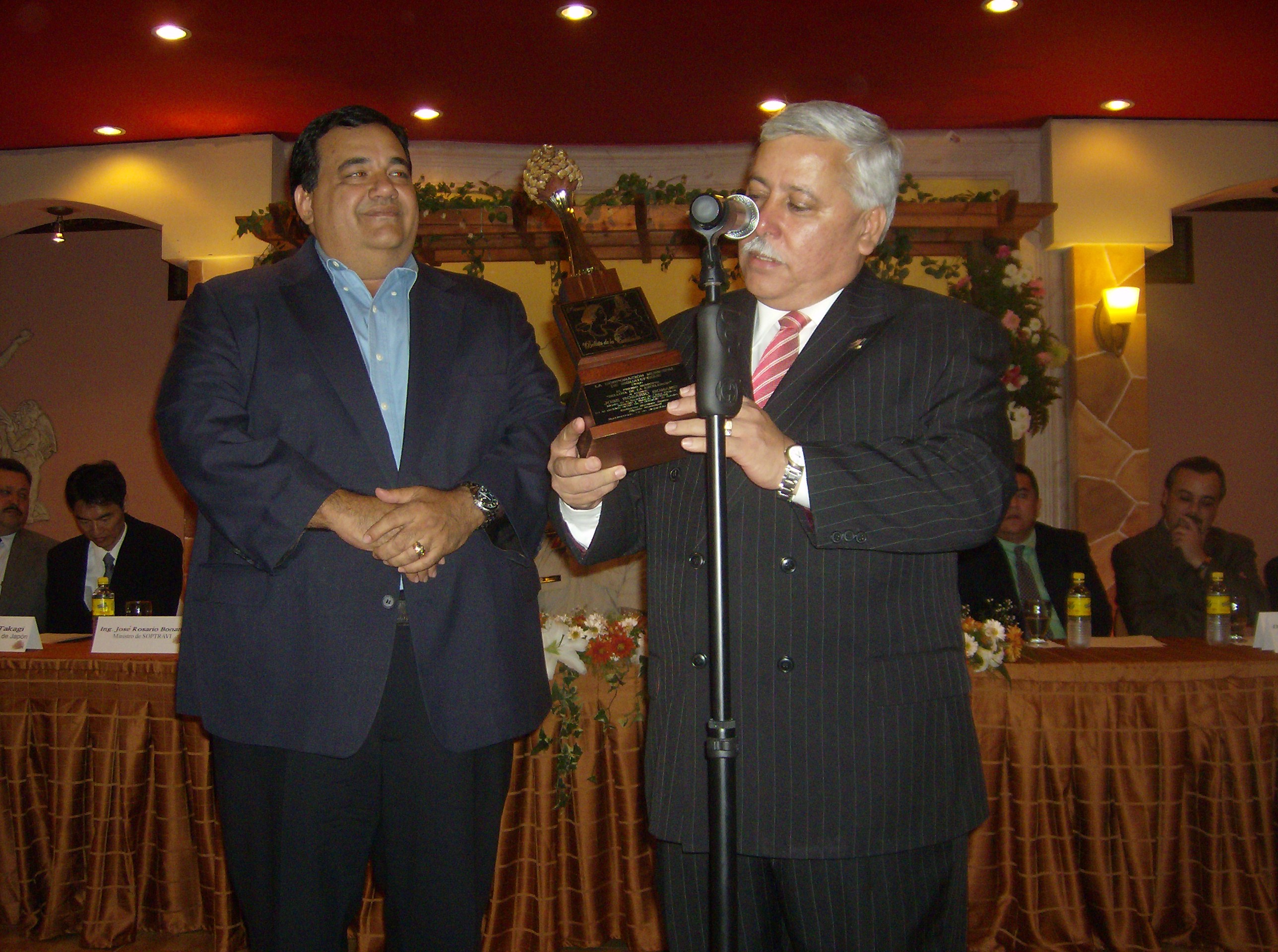 Múltiples acuerdos de duelo se emiten por el fallecimiento de ex alcalde de Siguatepeque