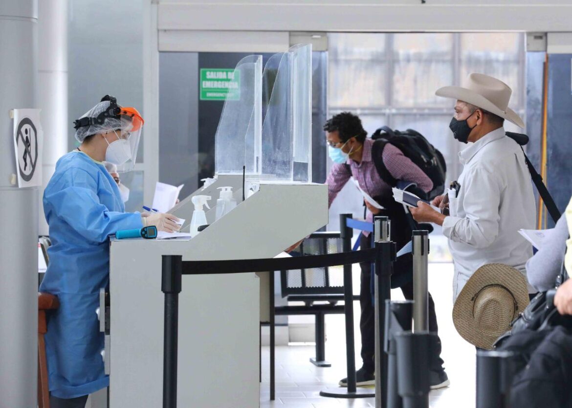 Aduanas Honduras garantiza el reforzamiento de medidas de bioseguridad a usuarios y colaboradores en inicio de operaciones a vuelos nacionales