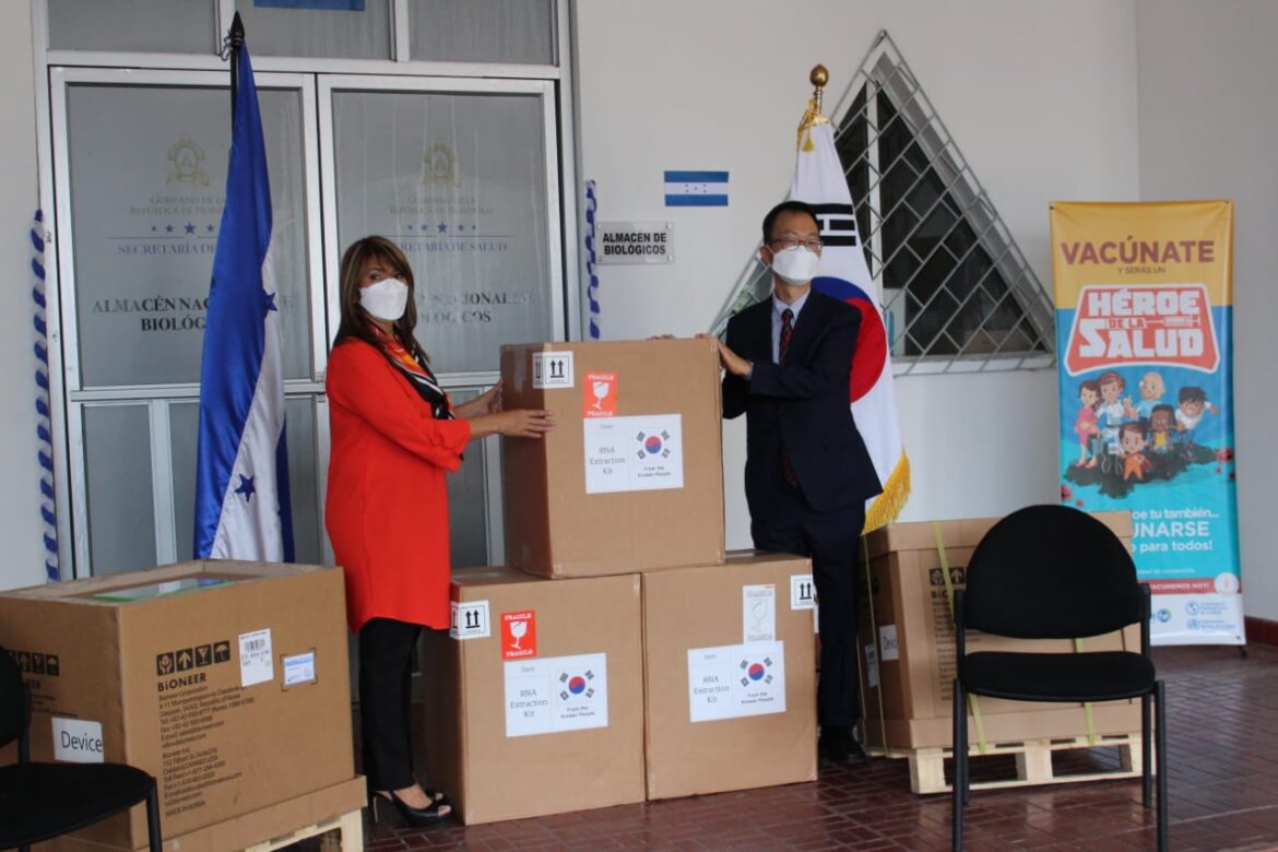 –*Salud recibe tres máquinas de extracción de parte de Corea