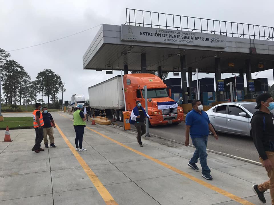 Detienen cinco furgones con viveres recolectados por la organización «Patechucho»