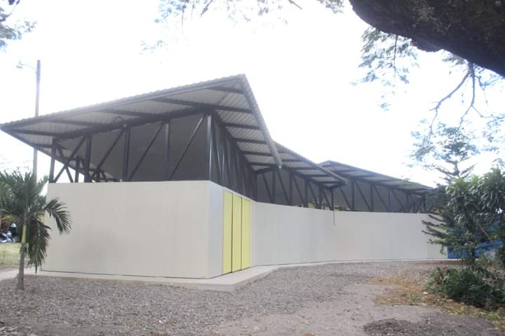 Alcaldía de Comayagua y la AACID construyen cuatro aulas tecnológicas en las instalaciones del CENET