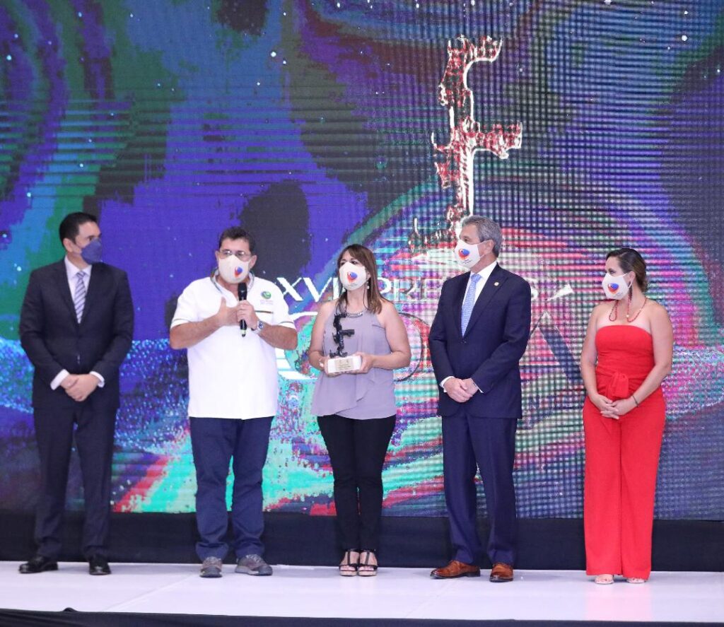 Hotel San Lucas y empresario Lloyd Davidson ganan Premios Copán por su aporte al turismo