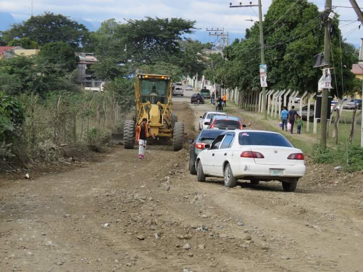 Alcaldía de Comayagua inicia pavimentacion y canalización de aguas lluvias en la calle que conduce desde el CMCC hacia puente de Lomas del Río y barrio Suyapa