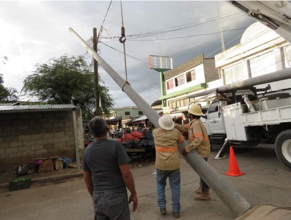 Alcaldía de Comayagua inicia colocación de postes para instalar cámaras de video- vigilancia en la ciudad