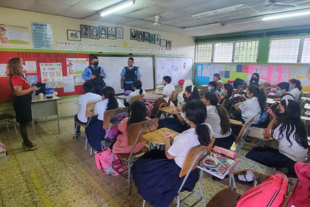 En la UMEP- funcionarios policiales capacitaron un aproximado de 160 niños en diferentes temas sociales durante el mes de agosto