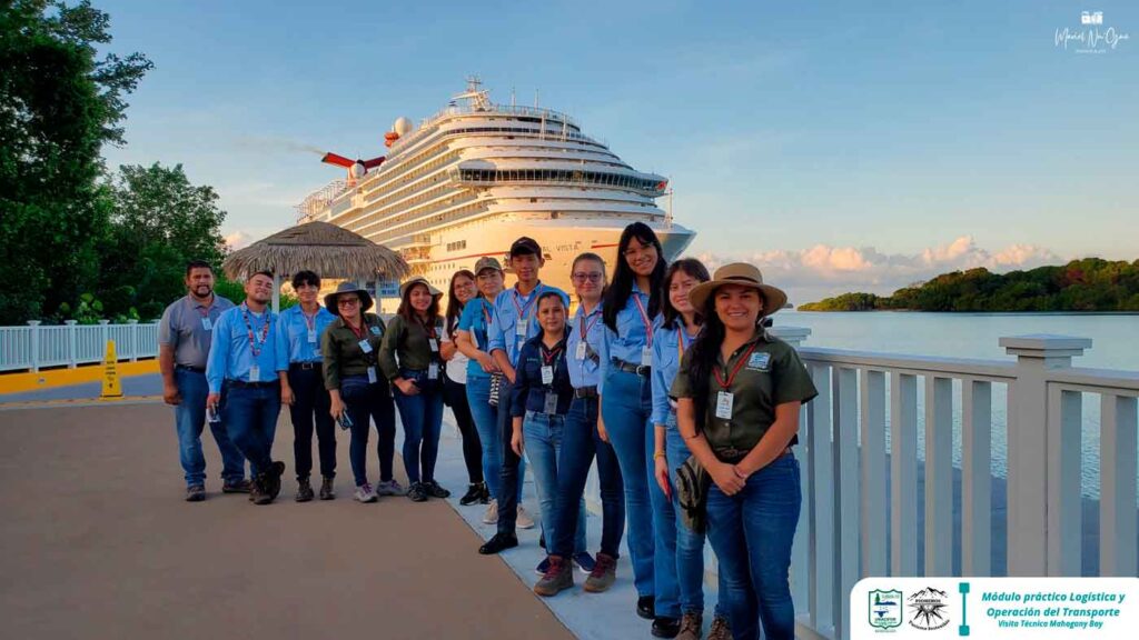 Agencia naviera del Caribe recibe visita de estudiantes de Turismo de la UNACIFOR
