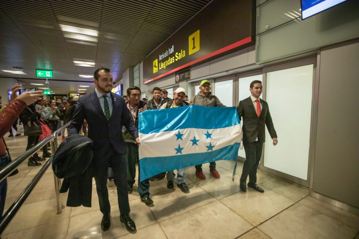 80 hondureños más llegaron a España con visas de trabajo temporal
