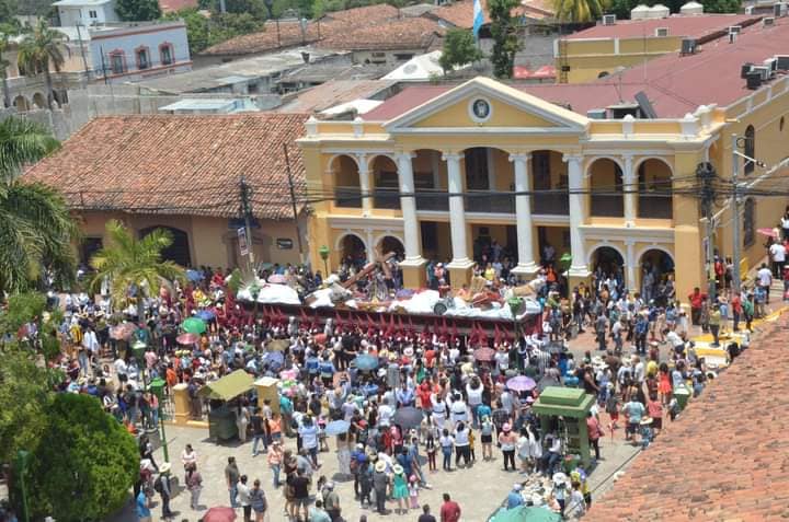 Comayagua vuelve al mundo con sus coloridas alfombras y procesiones religiosas