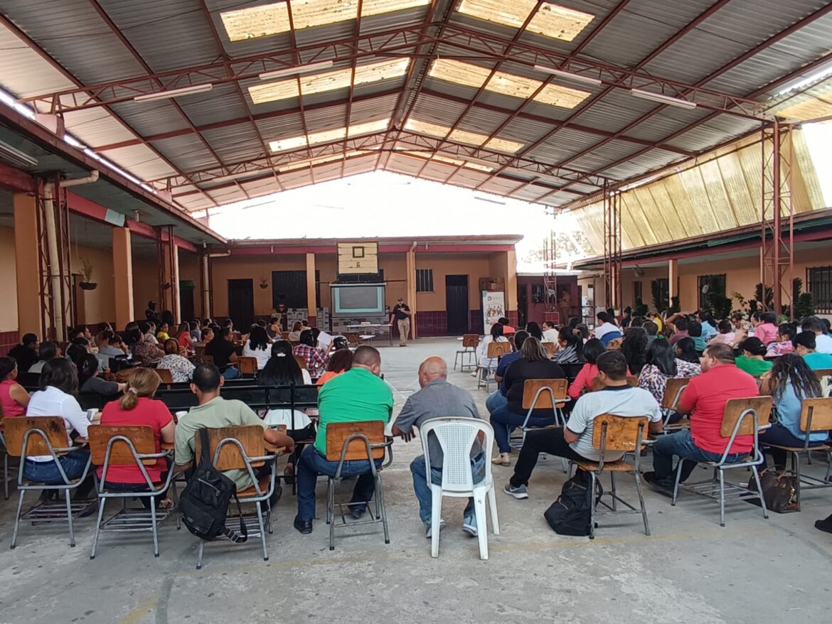 DIPAMPCO y Programa DEBORAH del Proyecto Aldea Global realizan capacitación a docentes de Siguatepeque