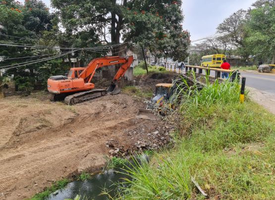 Covi Honduras inicia trabajos de ampliacioón de puente en bulevard Morazán